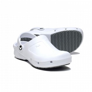 clogs non slip